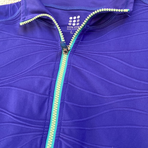 Title Nine Swift 1/2 Zip Textured Athletic Pullover Large - Picture 5 of 12